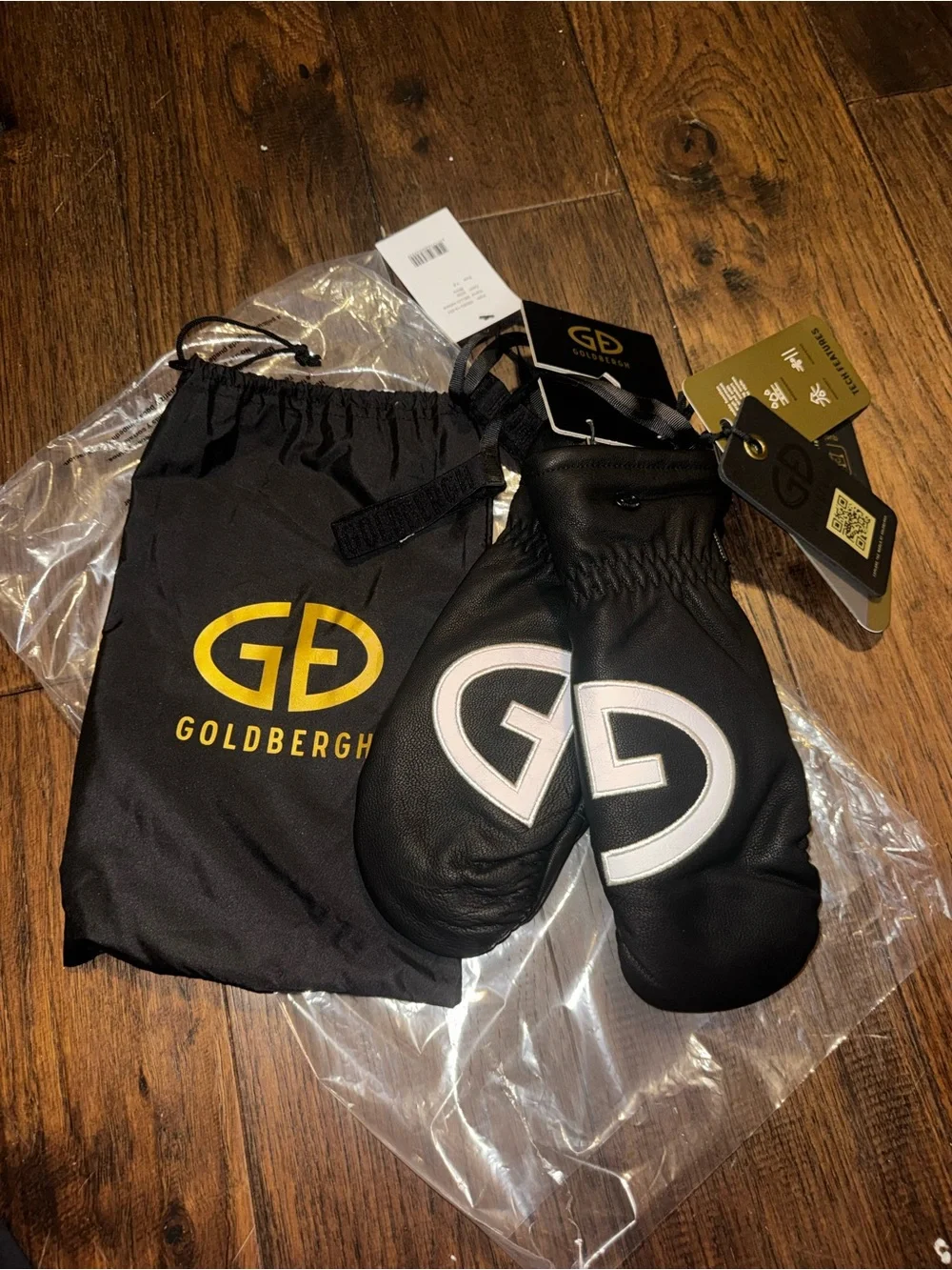 Goldbergh Ski Bello Leather Mittens Black Leather with White Logo NWT Size 7.5